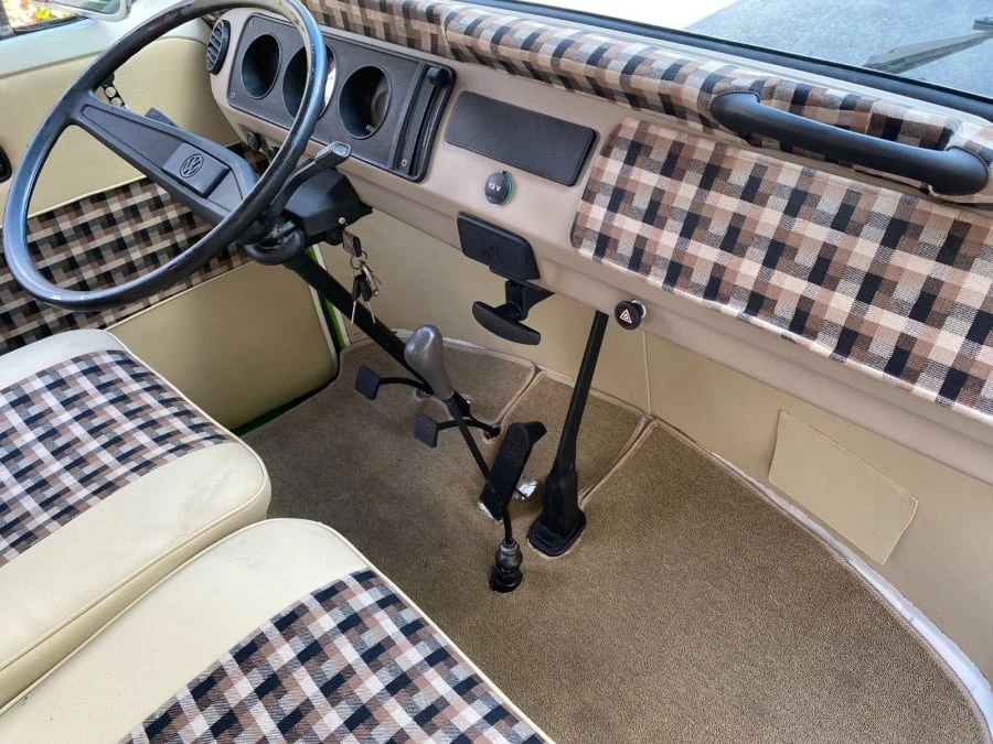1992 Volkswagen Bay-Window Bus - Image 14 of 30