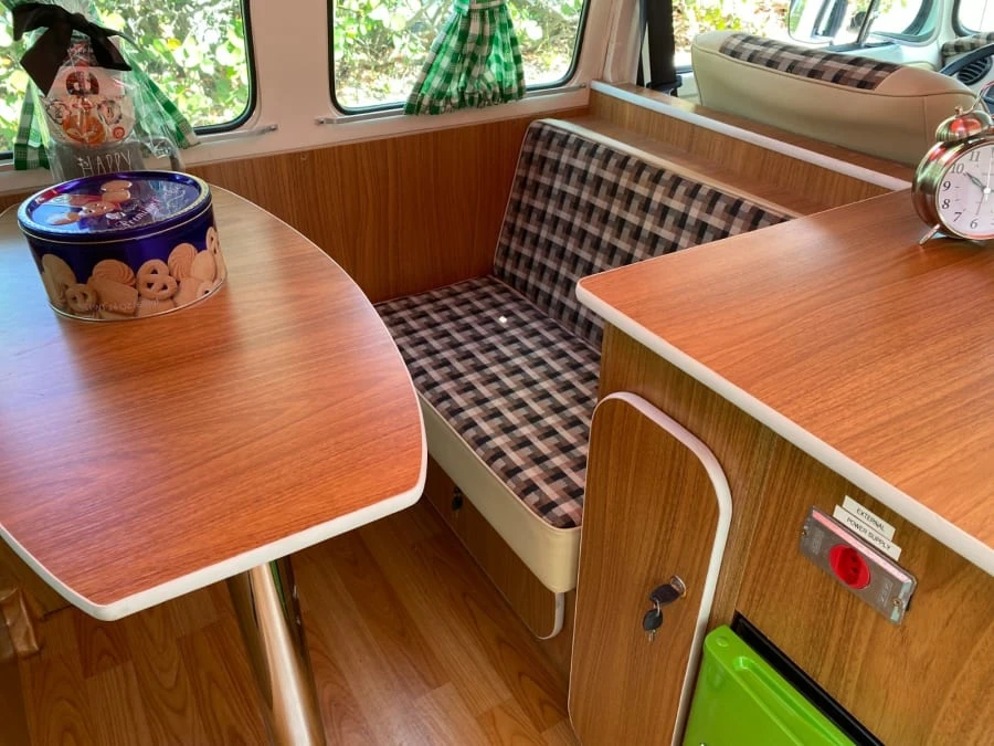 1992 Volkswagen Bay-Window Bus - Image 19 of 30