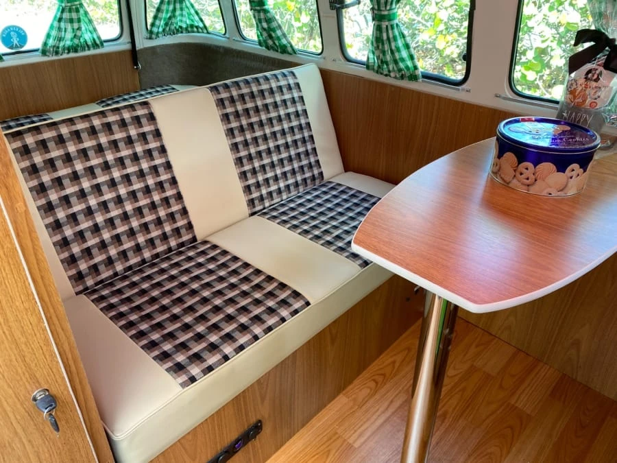 1992 Volkswagen Bay-Window Bus - Image 20 of 30