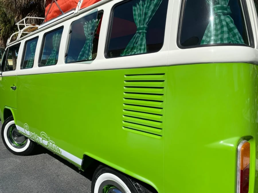 1992 Volkswagen Bay-Window Bus - Image 25 of 30