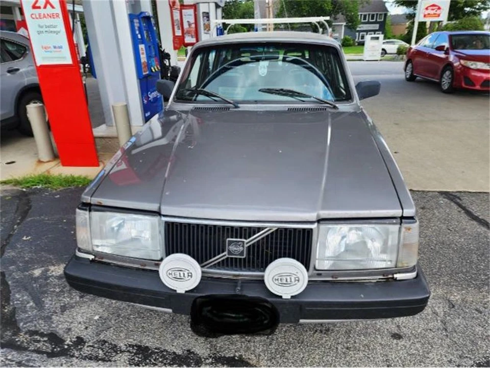 1992 Volvo 244 - Image 4 of 25