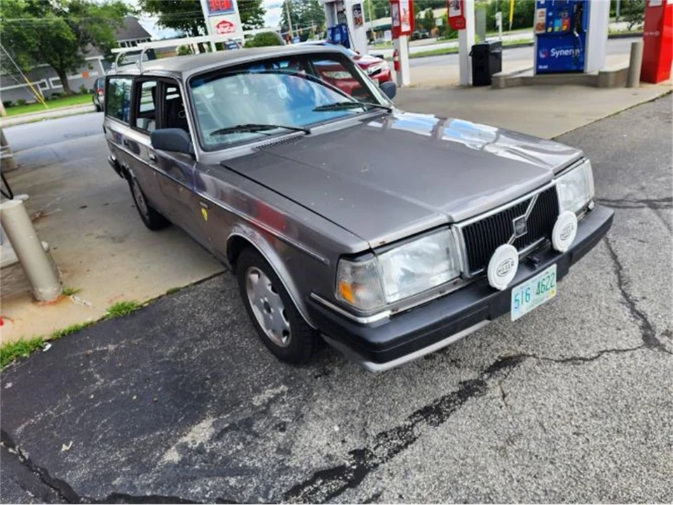 1992 Volvo 244 - Image 8 of 25