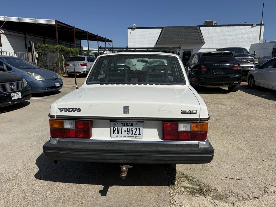 1992 Volvo 244 - Image 6 of 10