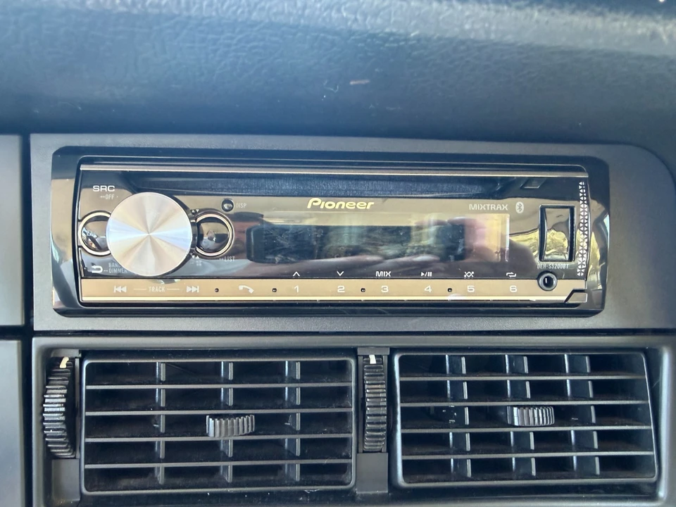 1992 Volvo 244 - Image 26 of 30