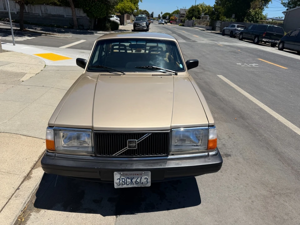 1992 Volvo 244 - Image 13 of 30