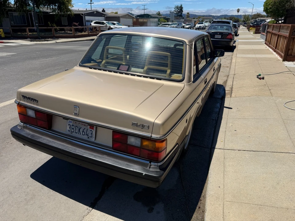 1992 Volvo 244 - Image 9 of 30
