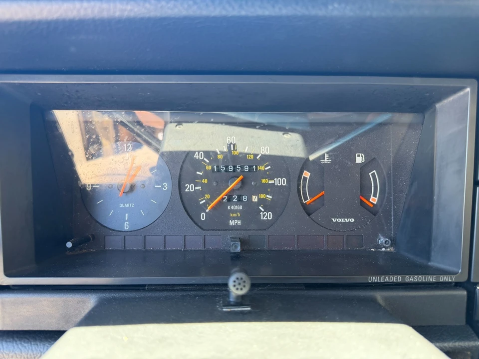 1992 Volvo 244 - Image 25 of 30
