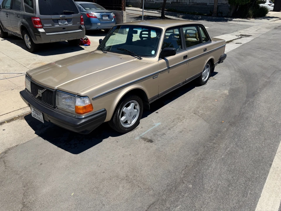 1992 Volvo 244 - Image 5 of 30
