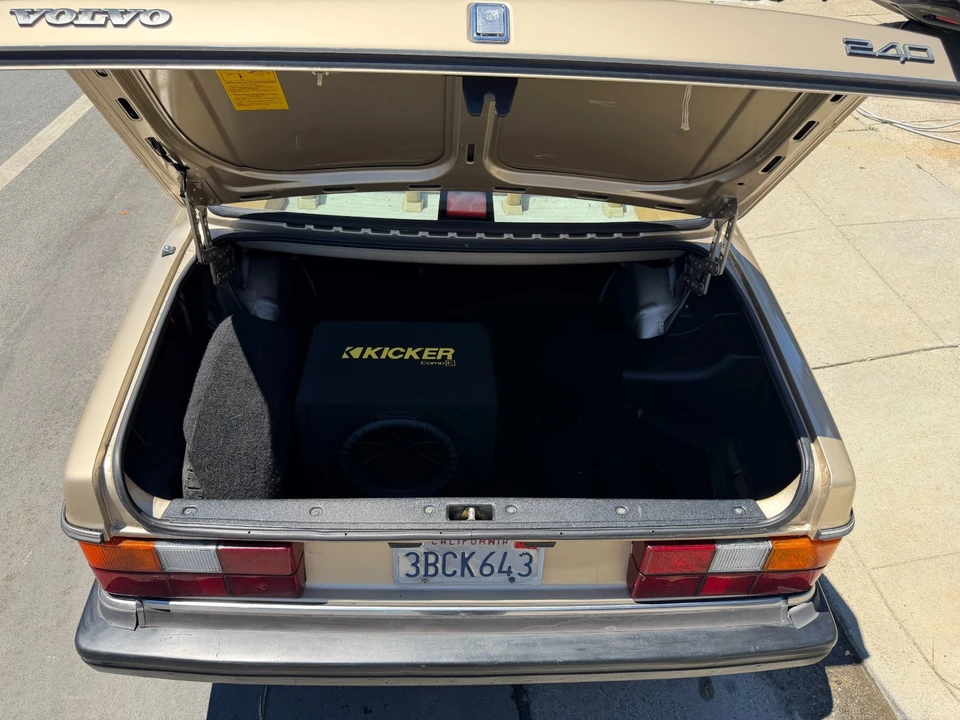1992 Volvo 244 - Image 22 of 30