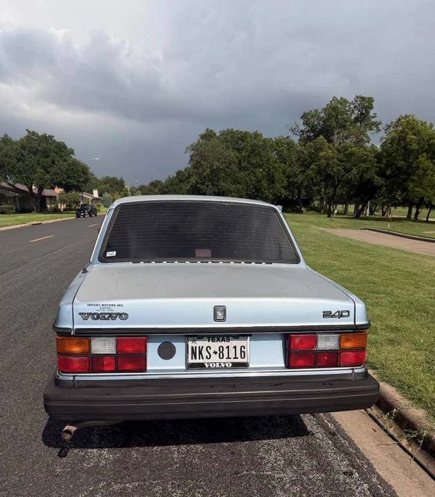 1992 Volvo 200 Series - Image 8 of 16
