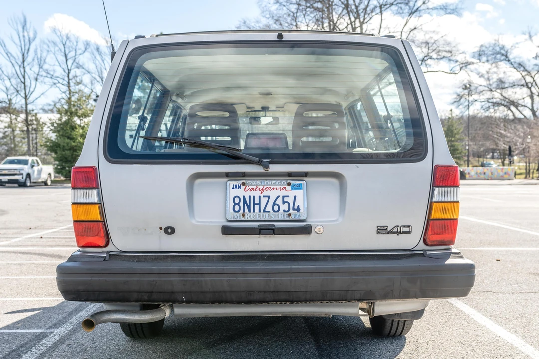 1992 Volvo 245 - Image 5 of 31