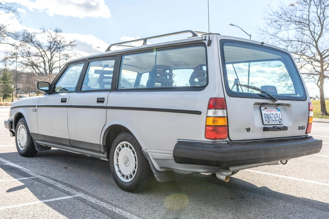 1992 Volvo 245 - Image 4 of 31