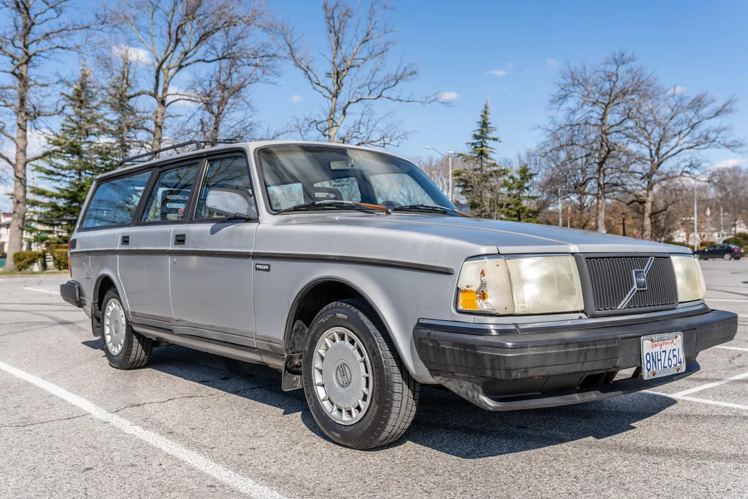 1992 Volvo 245 - Image 10 of 31