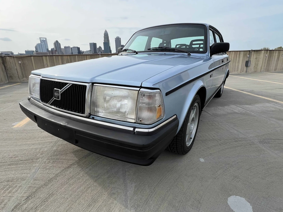 1992 Volvo 244 - Image 13 of 31