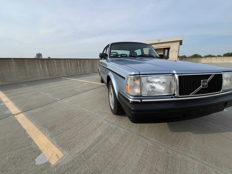 1992 Volvo 244 - Image 26 of 31