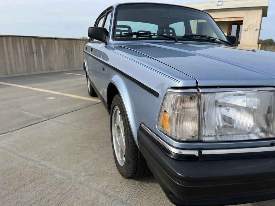 1992 Volvo 244 - Image 27 of 31