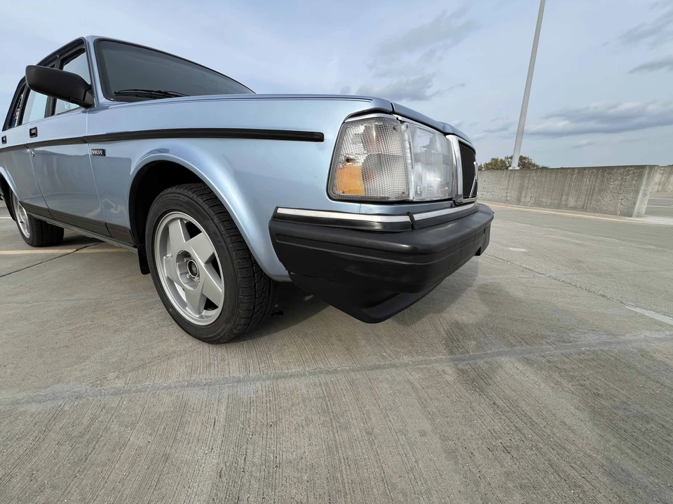 1992 Volvo 244 - Image 28 of 31