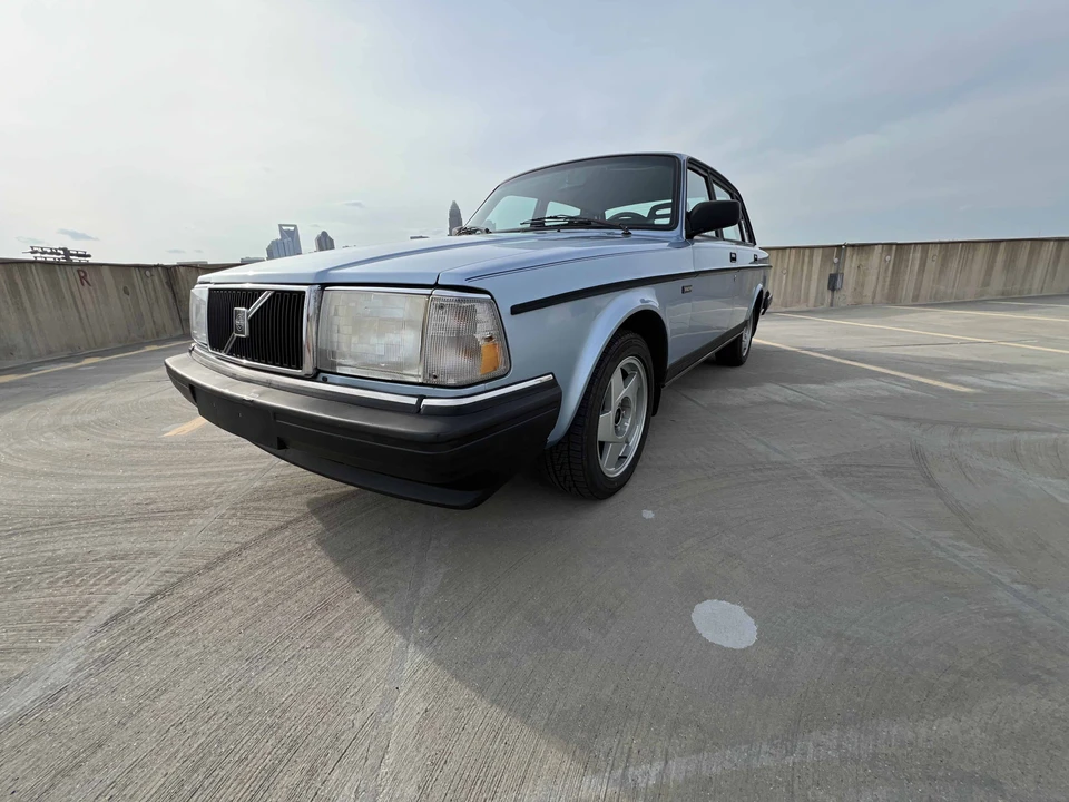 1992 Volvo 244 - Image 29 of 31