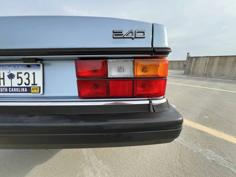 1992 Volvo 244 - Image 31 of 31
