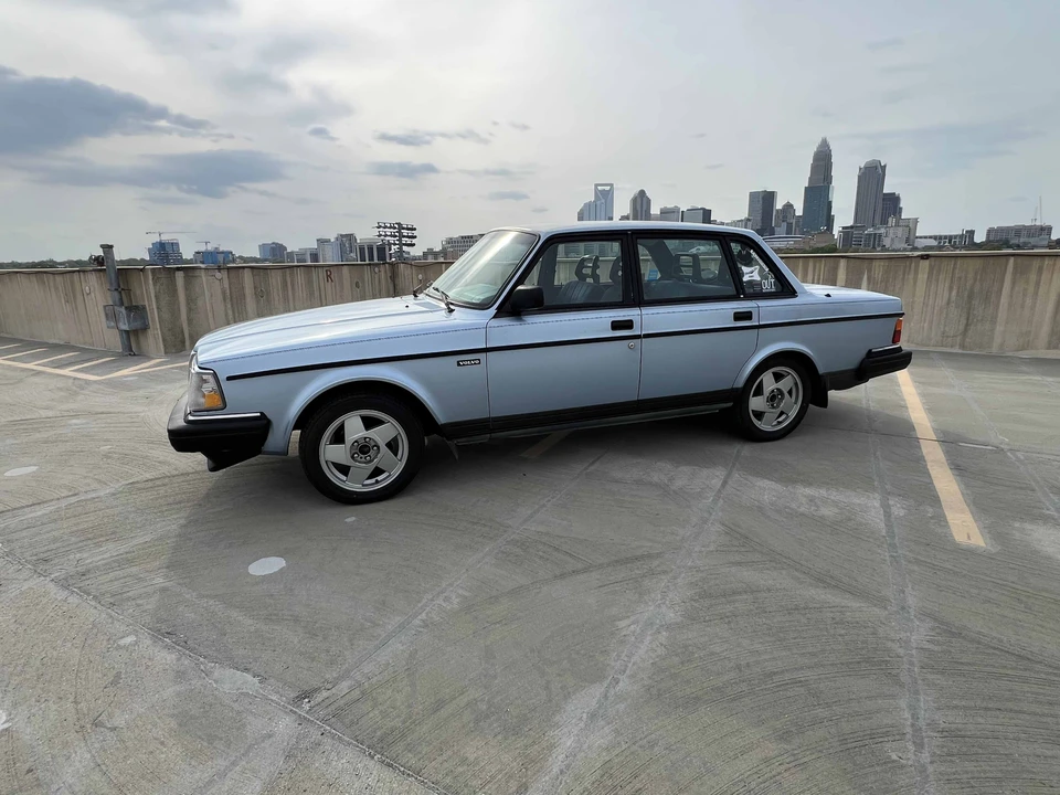 1992 Volvo 244 - Image 6 of 31
