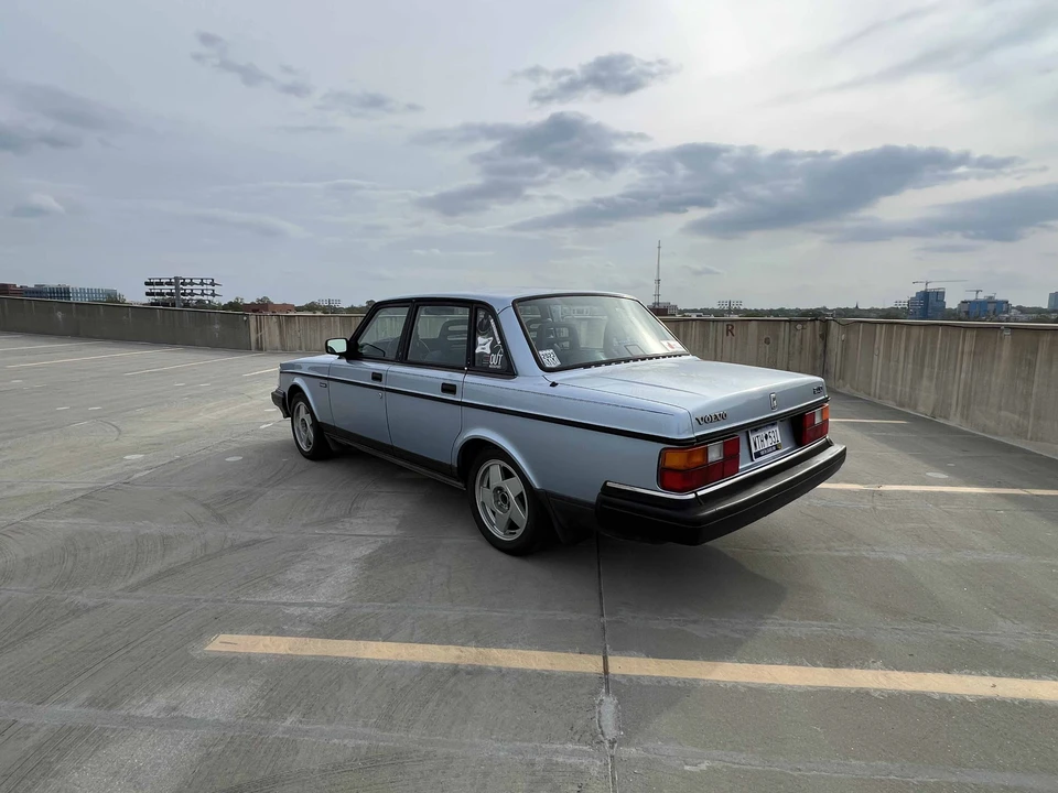 1992 Volvo 244 - Image 8 of 31