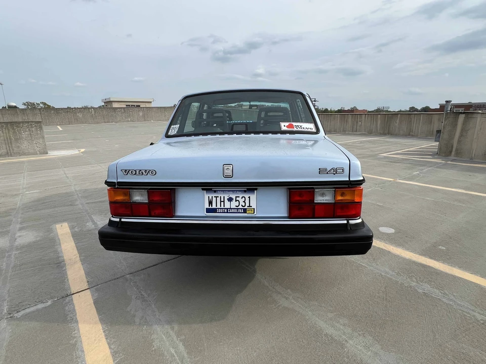 1992 Volvo 244 - Image 9 of 31