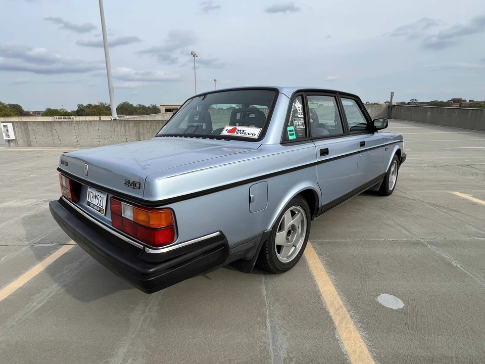 1992 Volvo 244 - Image 10 of 31