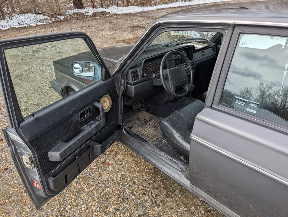 1992 Volvo 244 - Image 8 of 21