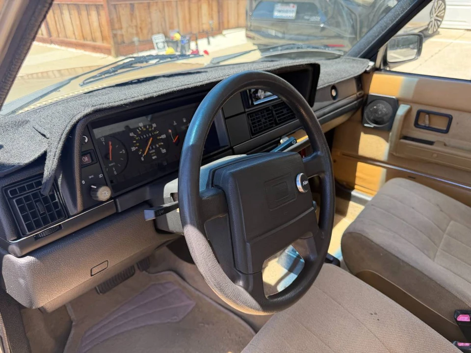 1992 Volvo 244 - Image 16 of 24