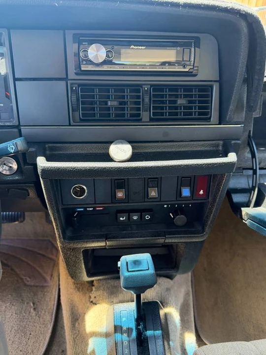 1992 Volvo 244 - Image 18 of 24