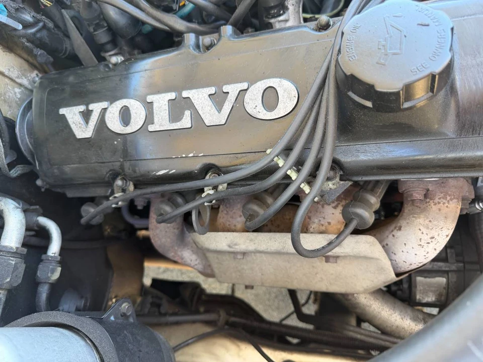 1992 Volvo 244 - Image 10 of 24