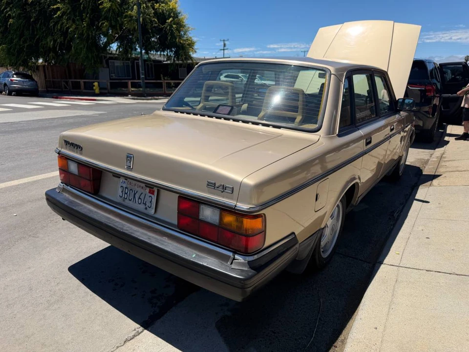 1992 Volvo 244 - Image 4 of 24