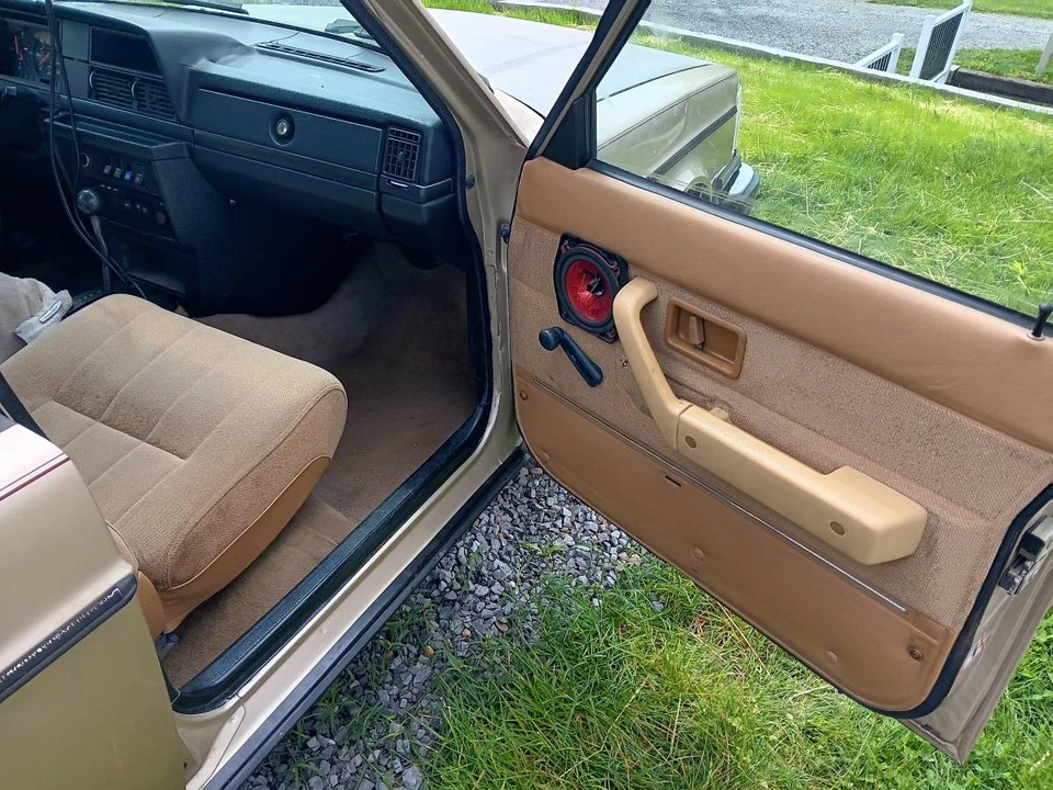 1992 Volvo 200 Series - Image 3 of 7