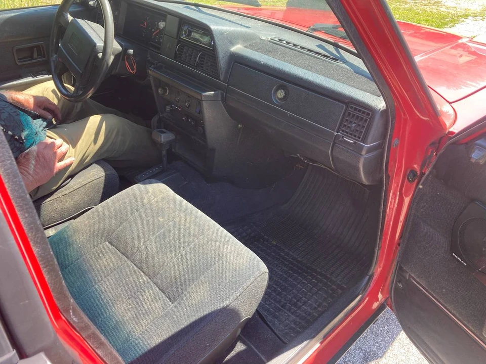1992 Volvo 244 - Image 5 of 6