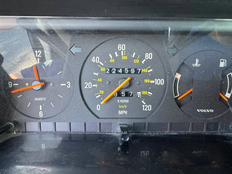 1992 Volvo 244 - Image 8 of 9