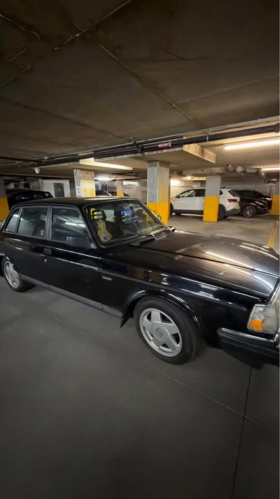 1992 Volvo 244 - Image 8 of 11