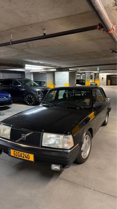 1992 Volvo 244 - Image 2 of 11