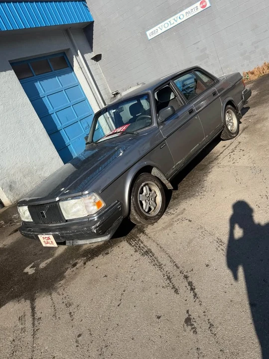 1992 Volvo 244 - Image 2 of 16