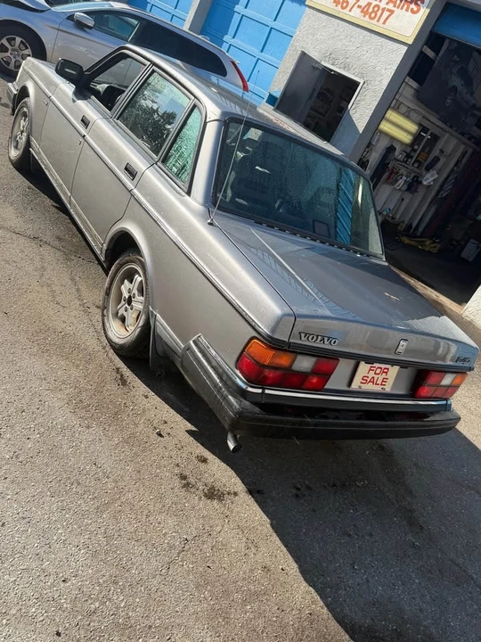 1992 Volvo 244 - Image 3 of 16