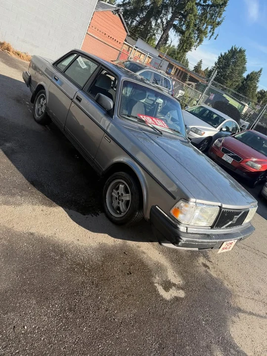 1992 Volvo 244 - Image 5 of 16