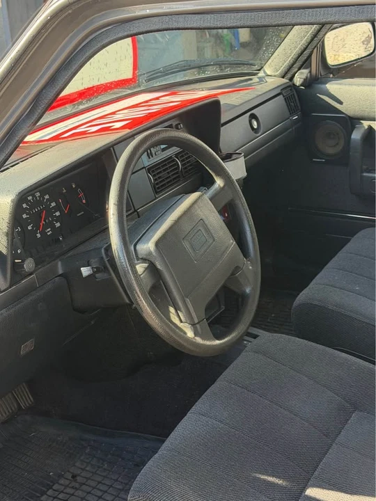1992 Volvo 244 - Image 11 of 16