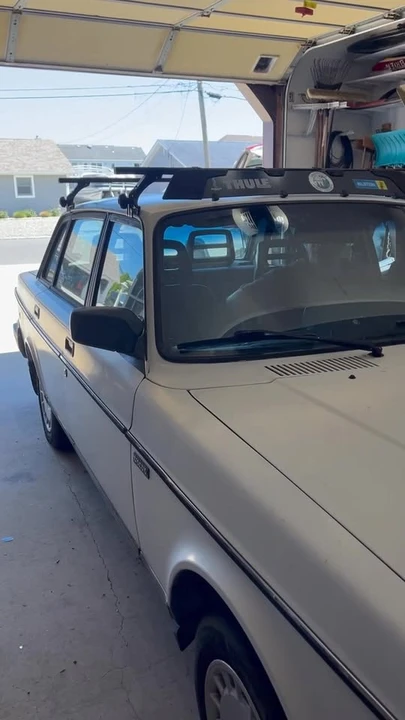 1992 Volvo 244 - Image 11 of 11