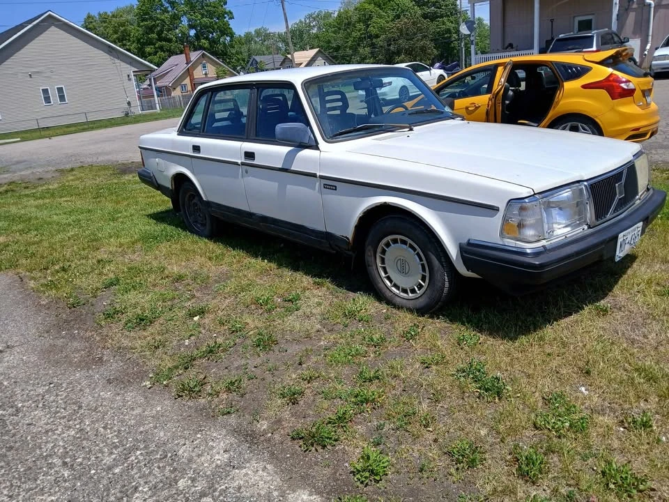1992 Volvo 244 - Image 3 of 6