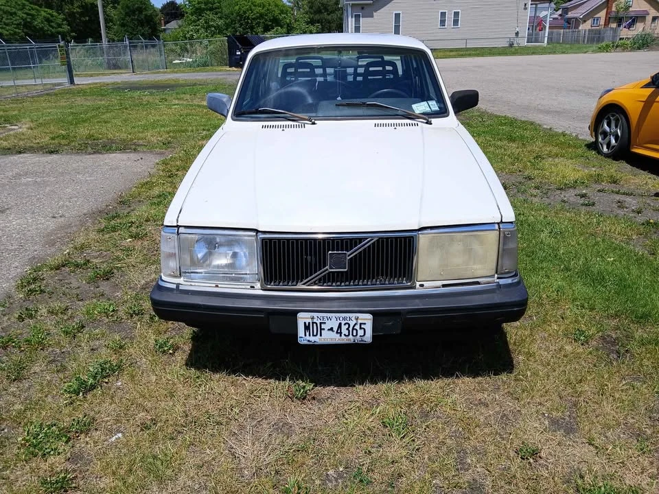1992 Volvo 244 - Image 2 of 6