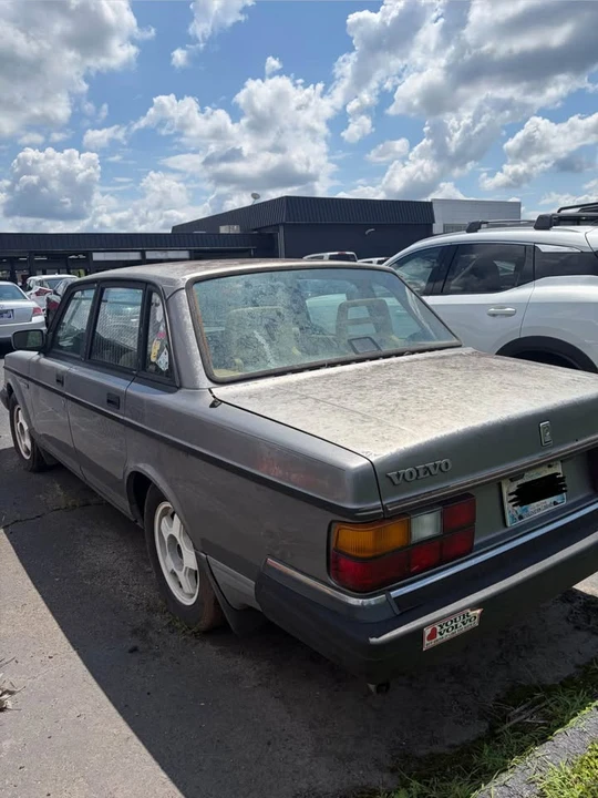 1992 Volvo 244 - Image 3 of 6