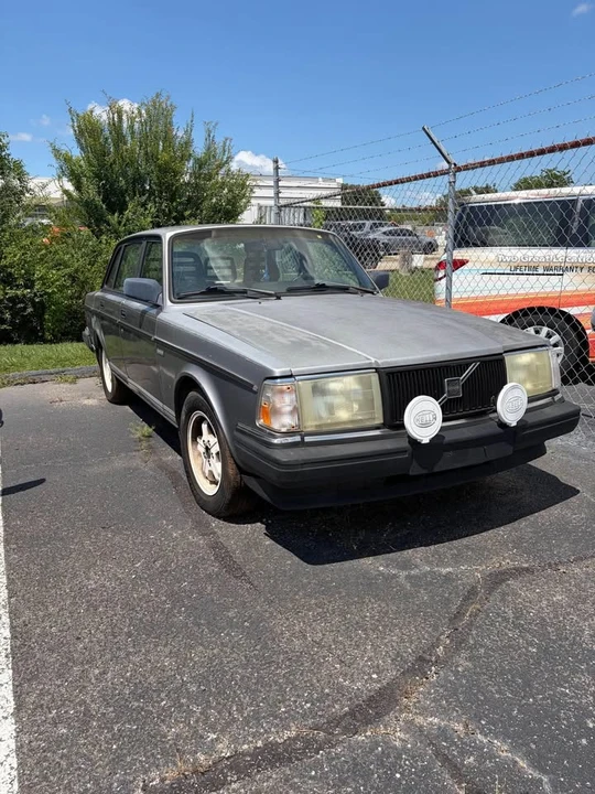 1992 Volvo 244 - Image 2 of 6