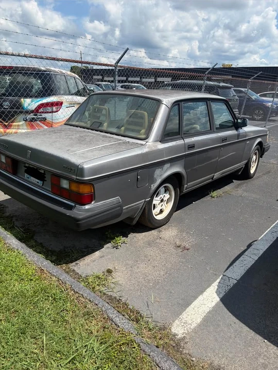 1992 Volvo 244 - Image 5 of 6