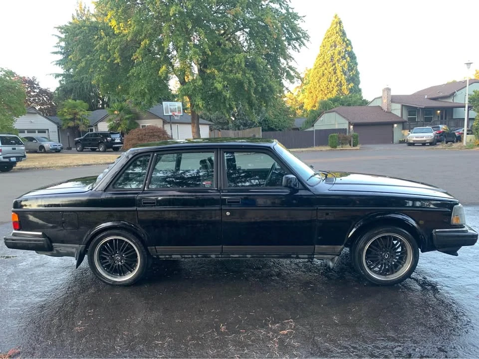 1992 Volvo 244 - Image 2 of 3