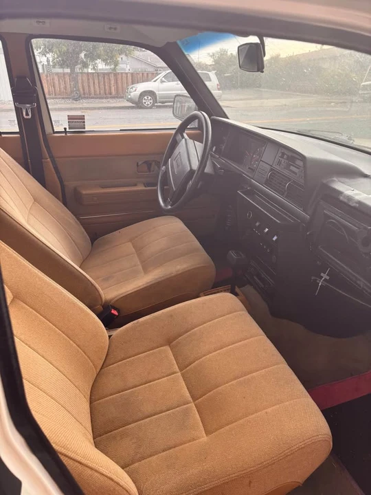 1992 Volvo 244 - Image 6 of 9
