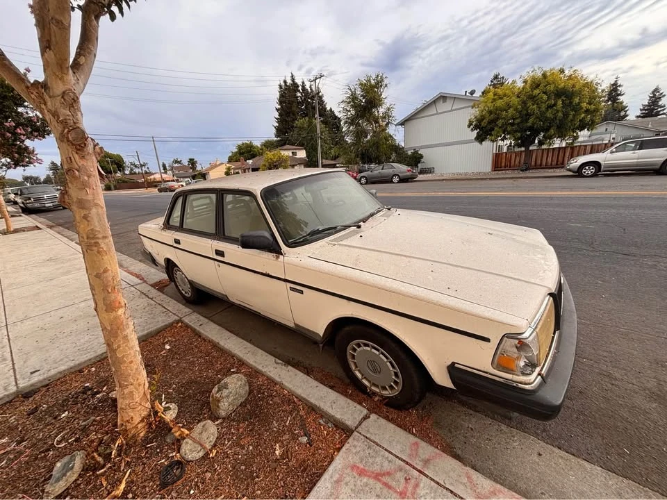 1992 Volvo 244 - Image 9 of 9